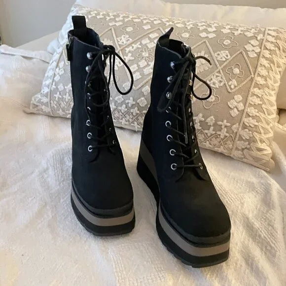 SOLD NEW Naked Feet Burnout Black Boots, Size 8.5 - Picture 3 of 12